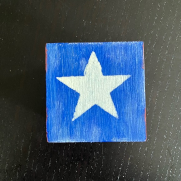 ✨ Flag Tiered Tray Decor Bundle! ✨ - Picture 11 of 15